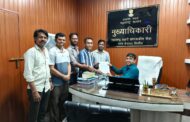 नवरात्रोत्सवा दरम्यान सिरोंचा शहरातील बंद व नादुरुस्त पथदिवे तातडीने दुरुस्त करून संपूर्ण शहराची प्रकाश व्यवस्था सुरळीत करण्याबाबत मुख्याधिकारी यांना निवेदन सादर..!धर्मराव विद्यालयाचा माजी विद्यार्थ्यां कडून (98-99सत्राचा)  निवेदन सादर....!